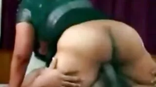 তিনি নিরলসভাবে হস্তমৈথুন তার ভগ সঙ্গে তার আঙ্গুলের এবং খেলনা সেক্স ভিডিও সেক্স ডট কম